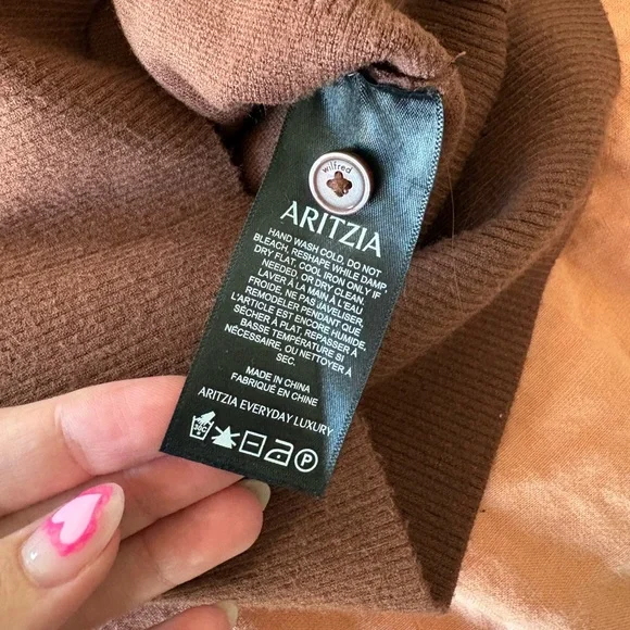 Aritzia Golightly Cardigan - Picture 9 of 9